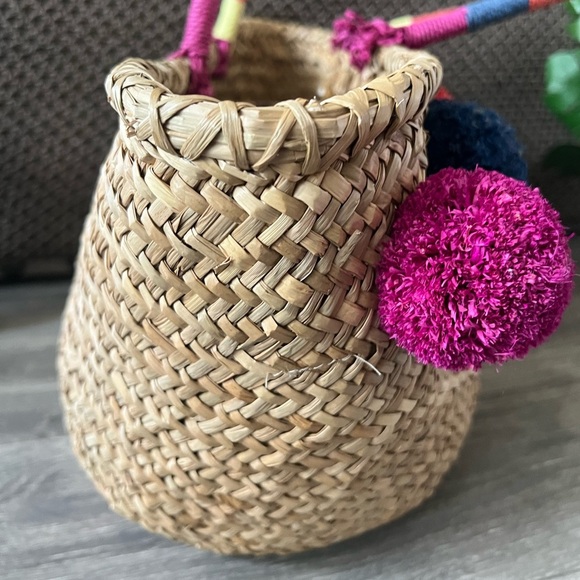 INC x Popsicle Brand Collaboration Colorful Pom-Pom Straw Tote Beach Bag. NWOT! - Picture 3 of 13